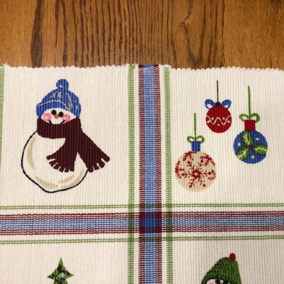 St. Nicholas Square Snowy Days Woven Place… - Picture 8 of 9